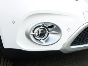 2017GLA 220 4MATIC r ^