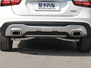 2017款GLA 220 4MATIC 豪华型 排气管