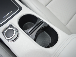 2017款GLA 220 4MATIC 豪华型 空间座椅