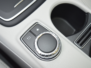 2017款GLA 220 4MATIC 豪华型 空间座椅