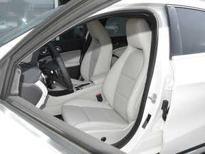 2017款GLA 220 4MATIC 豪华型 主驾驶座椅