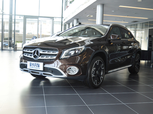 2017款GLA 220 4MATIC 时尚型 左前45度