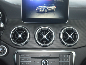 2017GLA 220 4MATIC r {L