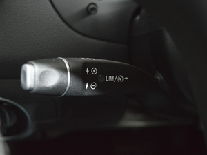 2017GLA 220 4MATIC r п؅^