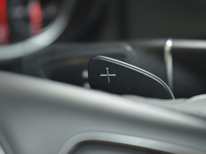 2017GLA 220 4MATIC r п؅^