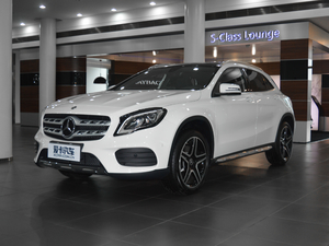 2017款GLA 260 4MATIC 运动型 左前45度