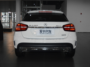 2017款GLA 260 4MATIC 运动型 正后	