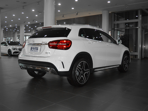 2017GLA 260 4MATIC \ w^