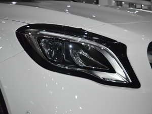 2017GLA 260 4MATIC \ (ji)^