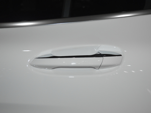 2017GLA 260 4MATIC \ ^