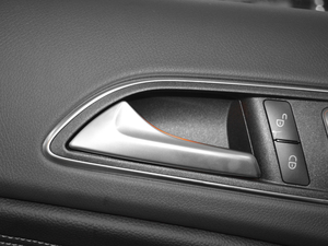 2017GLA 260 4MATIC \ g