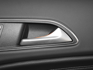 2017GLA 260 4MATIC \ g