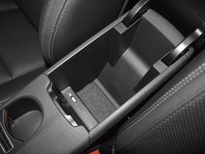 2017GLA 260 4MATIC \ g