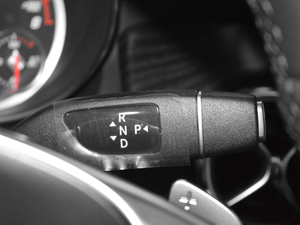 2017款GLA 260 4MATIC 运动型 换挡杆