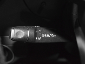 2017GLA 260 4MATIC \ п؅^