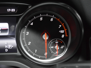 2017GLA 260 4MATIC \ п؅^