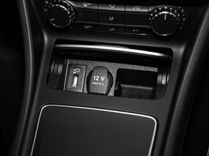 2017GLA 200 r п؅^(q)