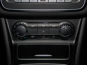 2017GLA 200 r {(dio){(dio)(ji)