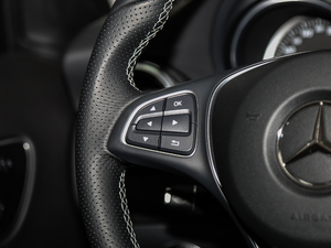 2017GLA 200 r п؅^(q)