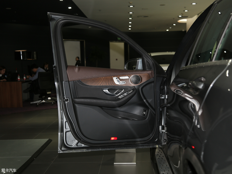 2018YGLC GLC 300 4MATIC A