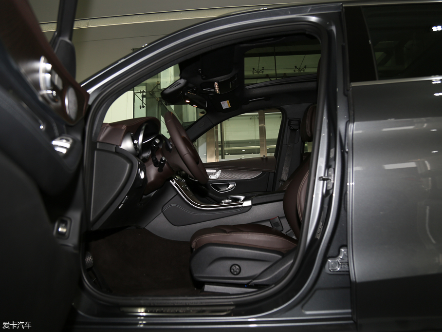 2018YGLC GLC 300 4MATIC A