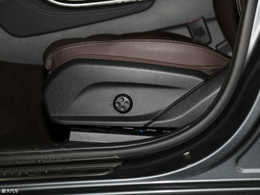 2018YGLC GLC 300 4MATIC A