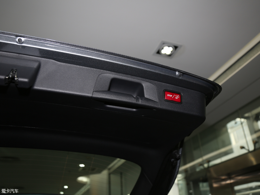 2018YGLC GLC 300 4MATIC A