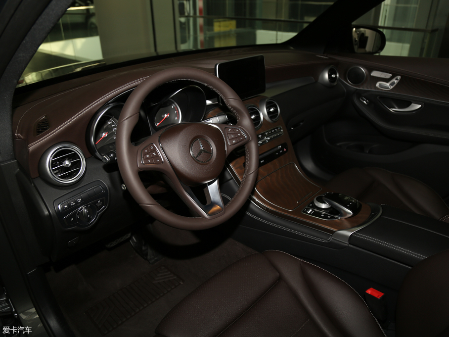 2018YGLC GLC 300 4MATIC A