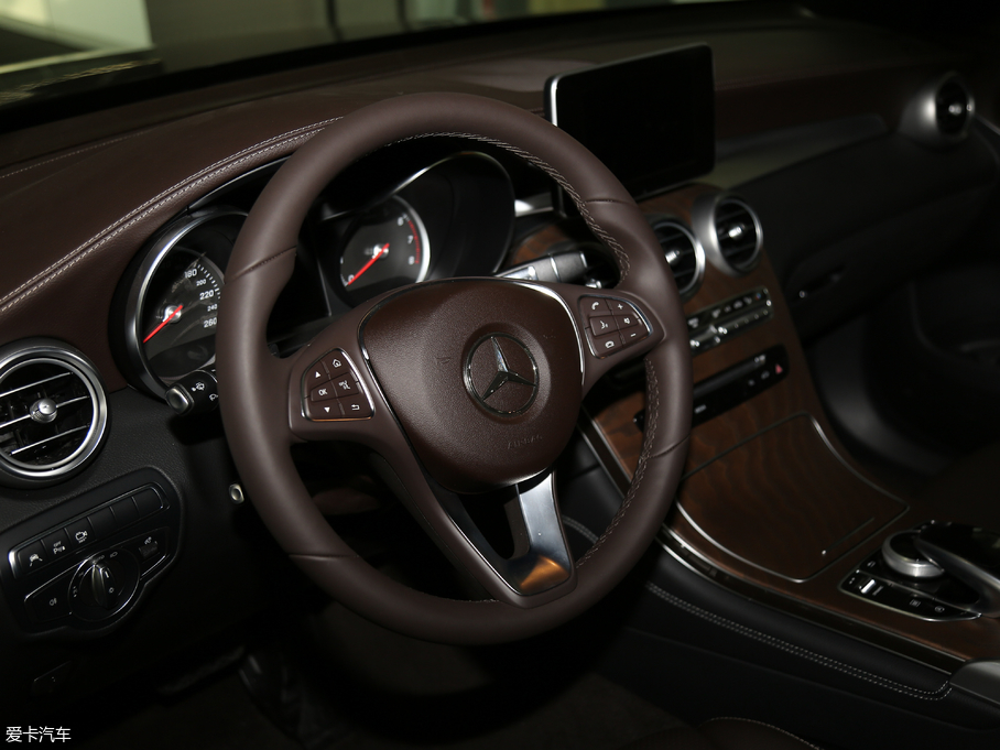 2018YGLC GLC 300 4MATIC A