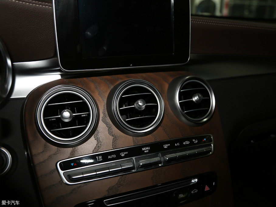 2018YGLC GLC 300 4MATIC A