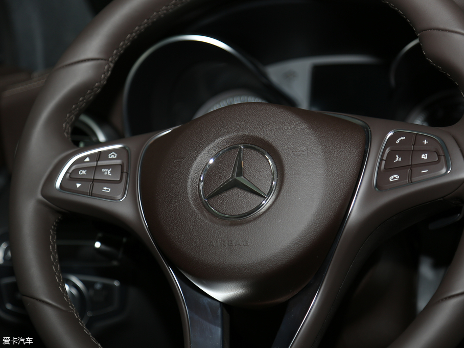 2018YGLC GLC 300 4MATIC A