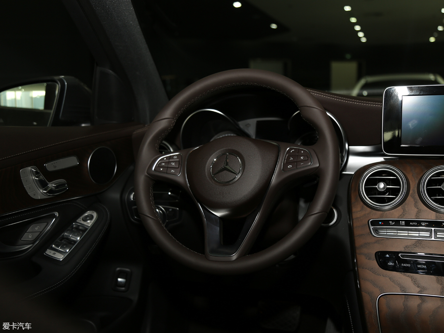 2018YGLC GLC 300 4MATIC A