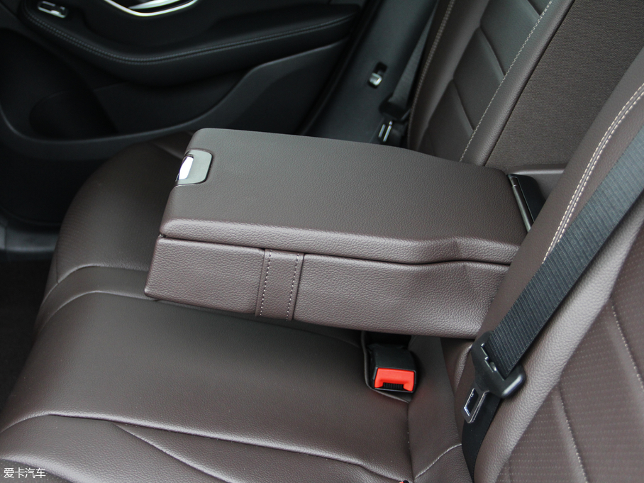 2018YGLC GLC 260 4MATIC (dng)