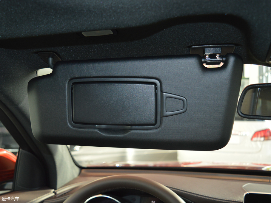 2018YGLC GLC 200 4MATIC