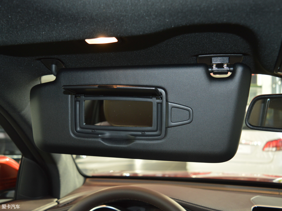 2018YGLC GLC 200 4MATIC