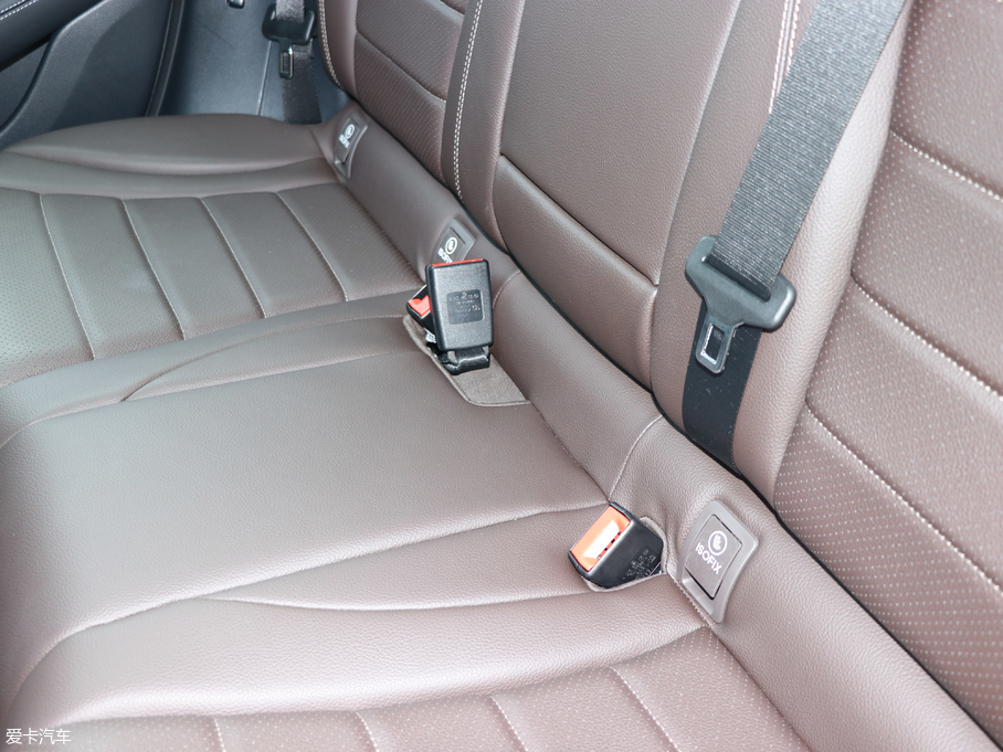 2018YGLC GLC 300 4MATIC (dng)