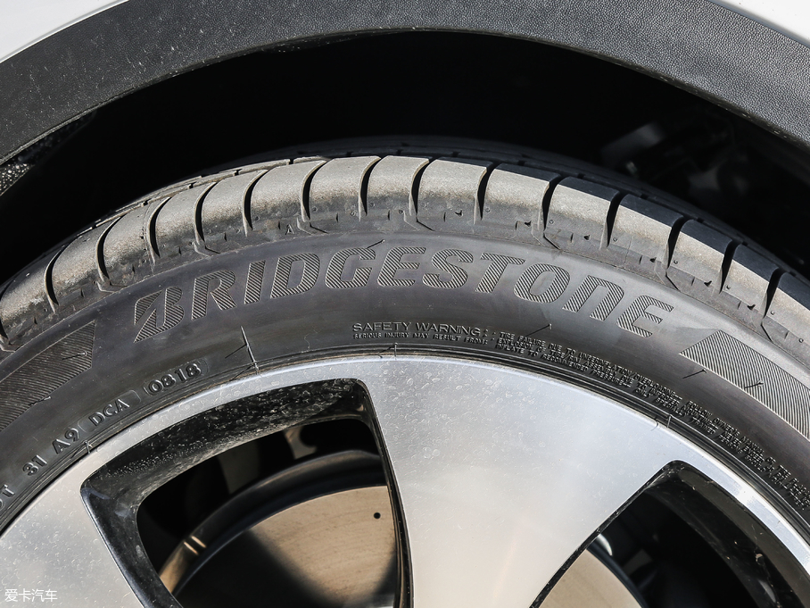 2018YGLC Ŀ GLC 300 4MATIC (dng)