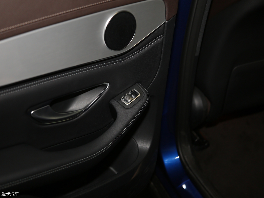 2018YGLC Ŀ GLC 260 4MATIC (dng)