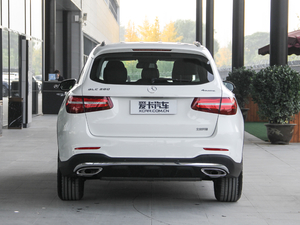 2018款GLC 260 4MATIC 豪华型 正后	