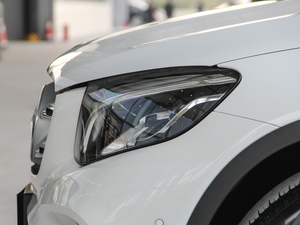 2018GLC 260 4MATIC A ^