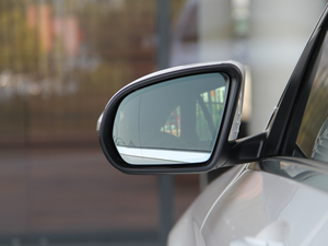 2018GLC 260 4MATIC A ^