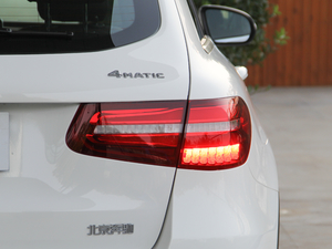 2018GLC 260 4MATIC A ^