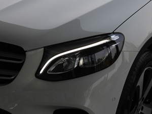 2018GLC 260 4MATIC A ^