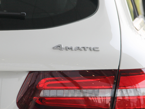 2018GLC 260 4MATIC A (x)(ji)^