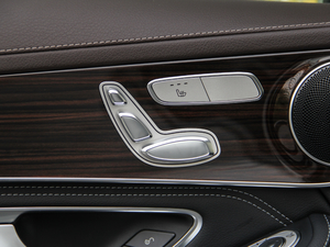 2018GLC 260 4MATIC A {{