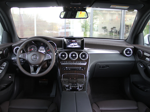 2018款GLC 260 4MATIC 豪华型 内饰全景