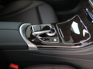 2018GLC 260 4MATIC A п؅^