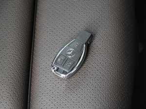 2018款GLC 260 4MATIC 豪华型 车钥匙