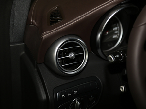 2018GLC 300 4MATIC A п؅^