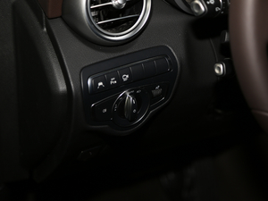 2018GLC 300 4MATIC A п؅^